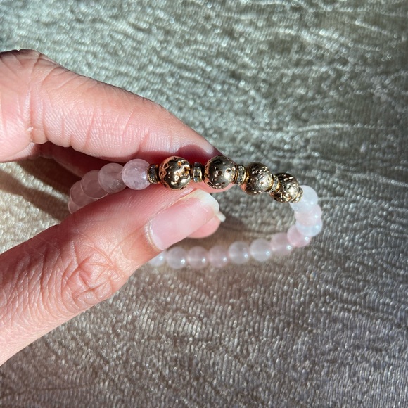 Handmade rose quartz beaded bracelet - Picture 2 of 7